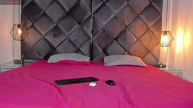 Chat +18 de emily-fox ao vivo