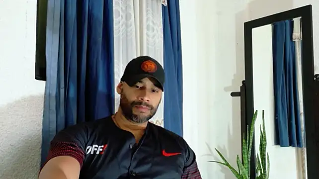Czat XXX na żywo – musclehetero