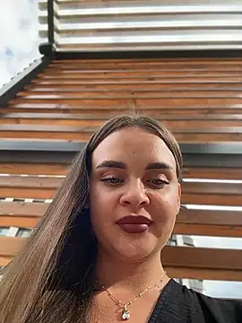 Chat +18 de KristiRich ao vivo