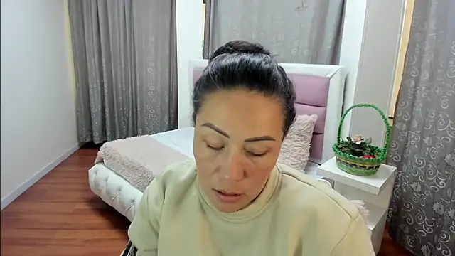 Chat +18 de gaby_trent ao vivo