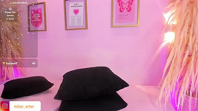 Živý XXX chat MiaaCarter_