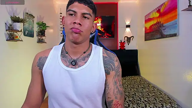 Damian_latinxxx Show in webcam