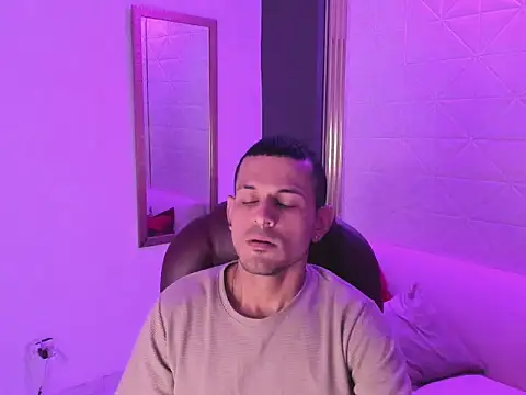 Pokazy przed kamerką – jacob_stonne