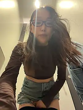 XXX chat uživo modela trytomakememoam