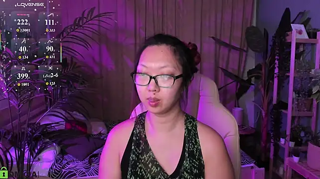 Chat +18 de Marine_Vact ao vivo