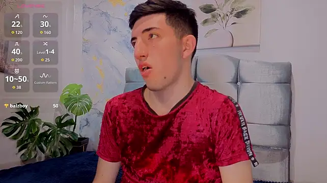 Un_Sluttyyn Webbikameraesitys