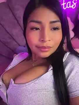 Pocahontascute_33's Live XXX Chat