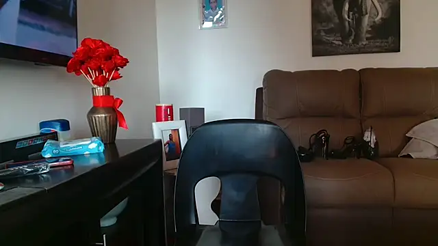 Hotcougar XXX чат на живо