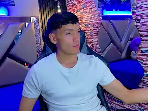 Pokazy przed kamerką – Aron_Darkx