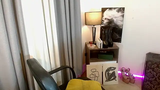 FuckingDolls69's Live XXX Chat