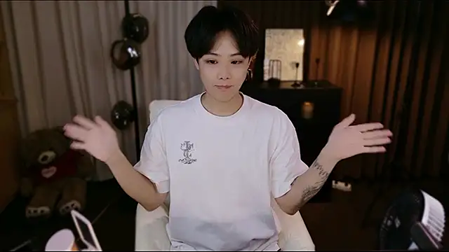 CaiYizhixun Pertunjukan Webcam