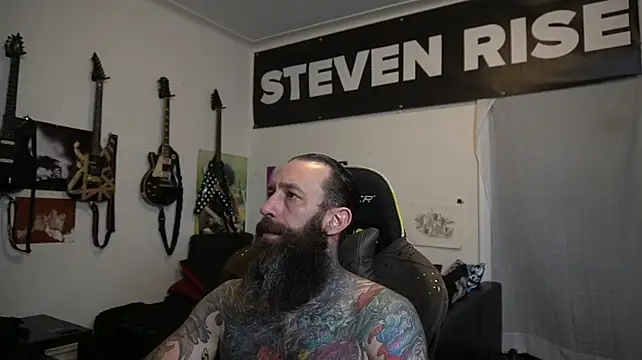Chat +18 de StevenRiseNYC ao vivo
