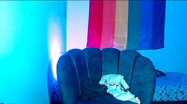 Pokazy przed kamerką – Lassuly2121