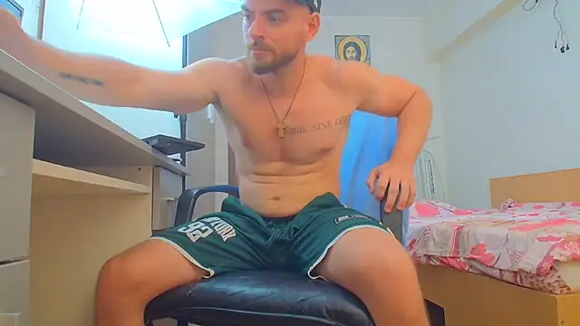 Ryanstone_ Show in webcam