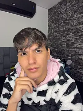 Naim_TheKing – Live XXX-chat