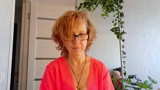 Chat +18 de LioraWeiss ao vivo