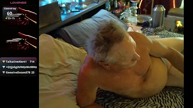 Pokazy przed kamerką – Pussyeat2please
