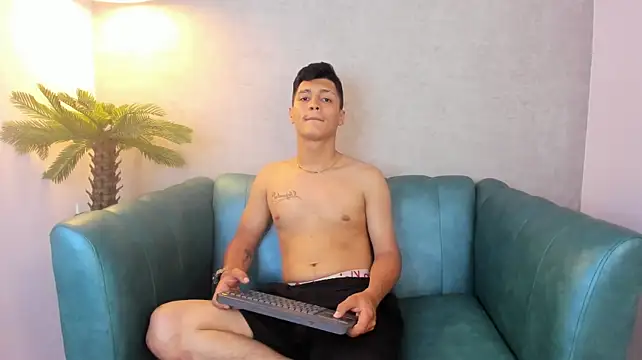 Julian_Fiire Webcam Show