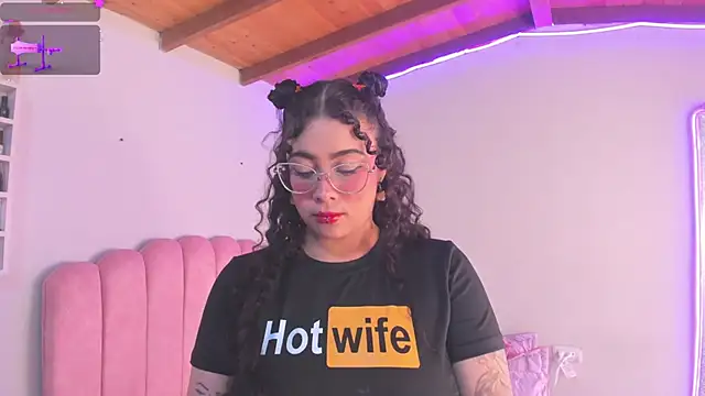antonelllepiercee Chat XXX in diretta