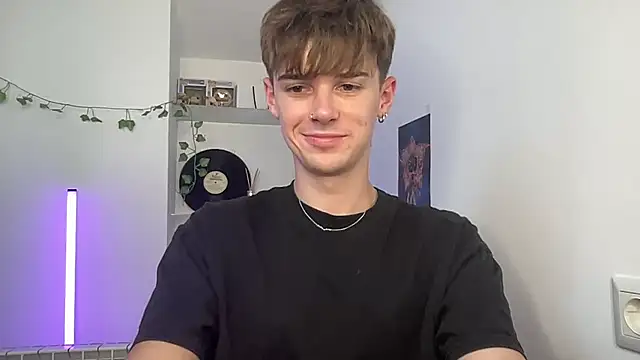 YourMilkyGuy Show Webcam