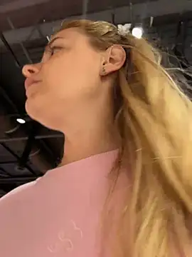 แชท XXX สดของ HarrietDart