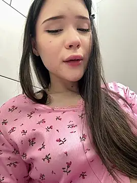 kitty_sixseven – Naživo XXX chat