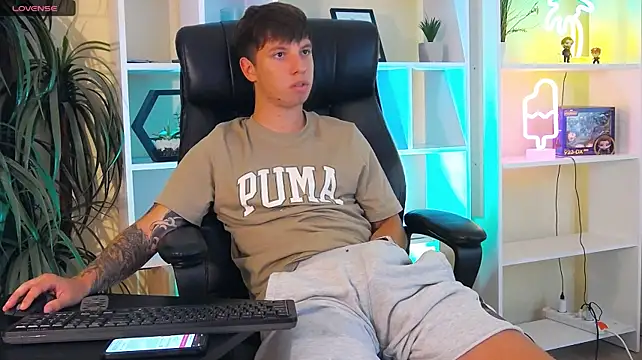 ThomasEdisonn Chat XXX in diretta