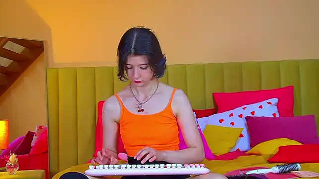 AnneAvelin Adlı Modelin Canlı XXX Sohbeti