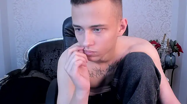 lucaskaur: вебкам-шоу
