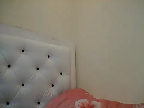 LovelyQueenR Adlı Modelin Canlı XXX Sohbeti