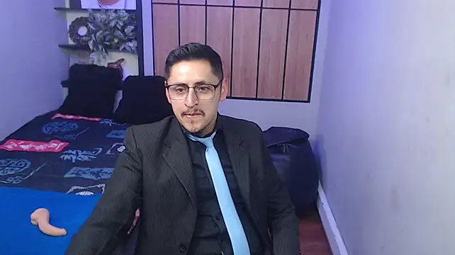 kevin_23_ élő XXX-chatje