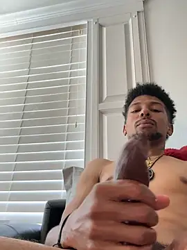 BigPrettyDick777 webkamerás műsora