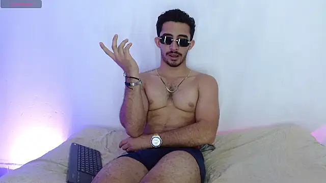 caius_bigcock1 Adlı Modelin Web Kamerası Şovu