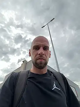 Oliver_outside লাইভ XXX চ্যাট