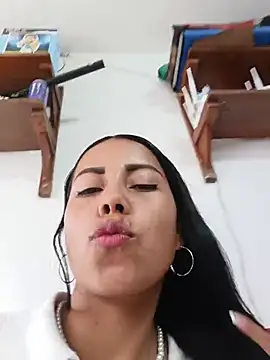 _andrea30 live XXX chat