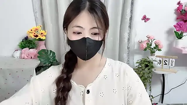 MIJ-Uwuu Chat XXX live