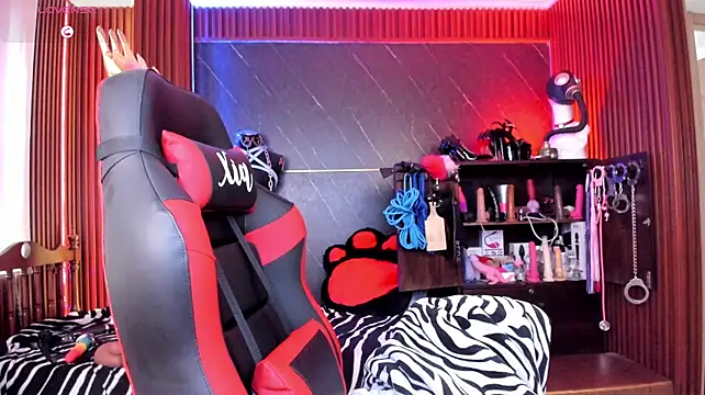 XiaQueen's Webcam Show