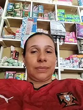 MIA-LARIOS' Live XXX Chat
