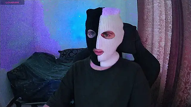 ZXCENSORED- – Naživo XXX chat