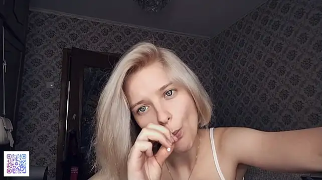 Smartemilian Live XXX chat