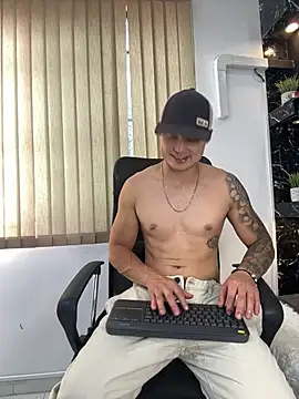 Alexander_ferre: онлайн-секс-чат