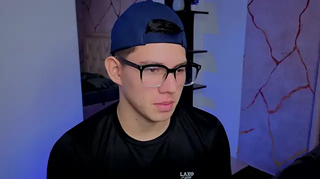 JamesCr_ XXX чат на живо
