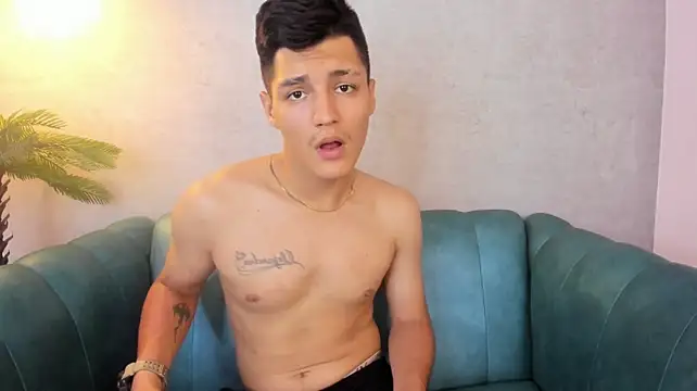 Julian_Fiire's Live XXX Chat