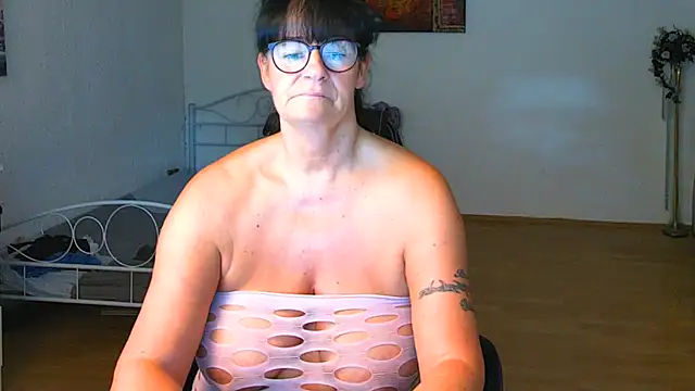 Sylly XXX чат на живо