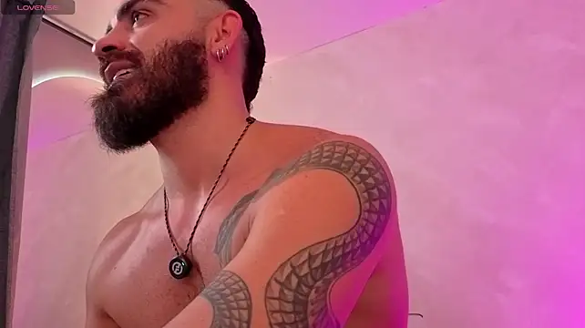 Jotace001's Live XXX Chat