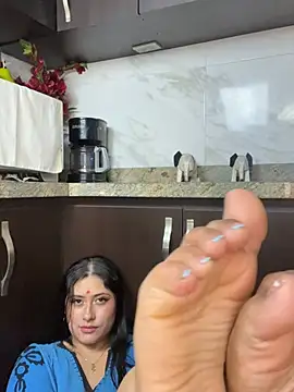 Chat +18 de kalpanaaishaa ao vivo