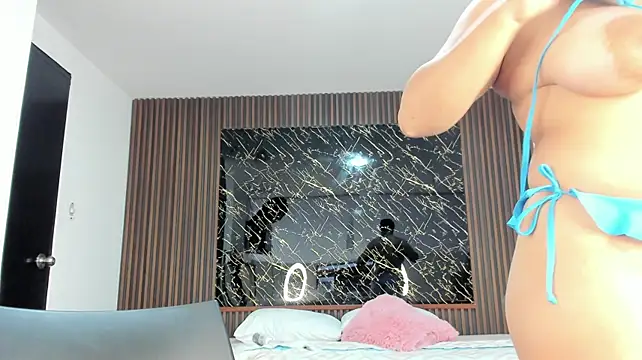 Karla18_n Live XXX chat