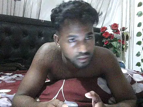 Hunkytop Adlı Modelin Canlı XXX Sohbeti