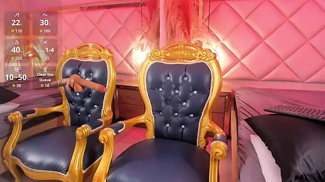 MaxxieRay élő XXX-chatje