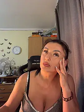 Hotangel75's Live XXX Chat